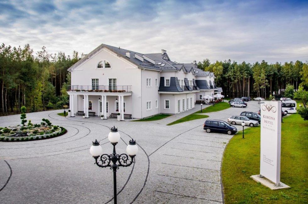 Korona Hotel Ostroleka  Buitenkant foto