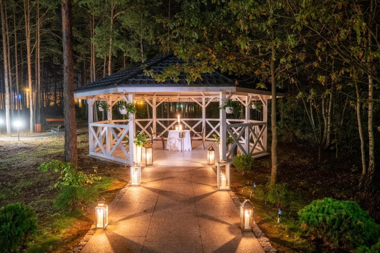 Korona Hotel Ostroleka  Buitenkant foto