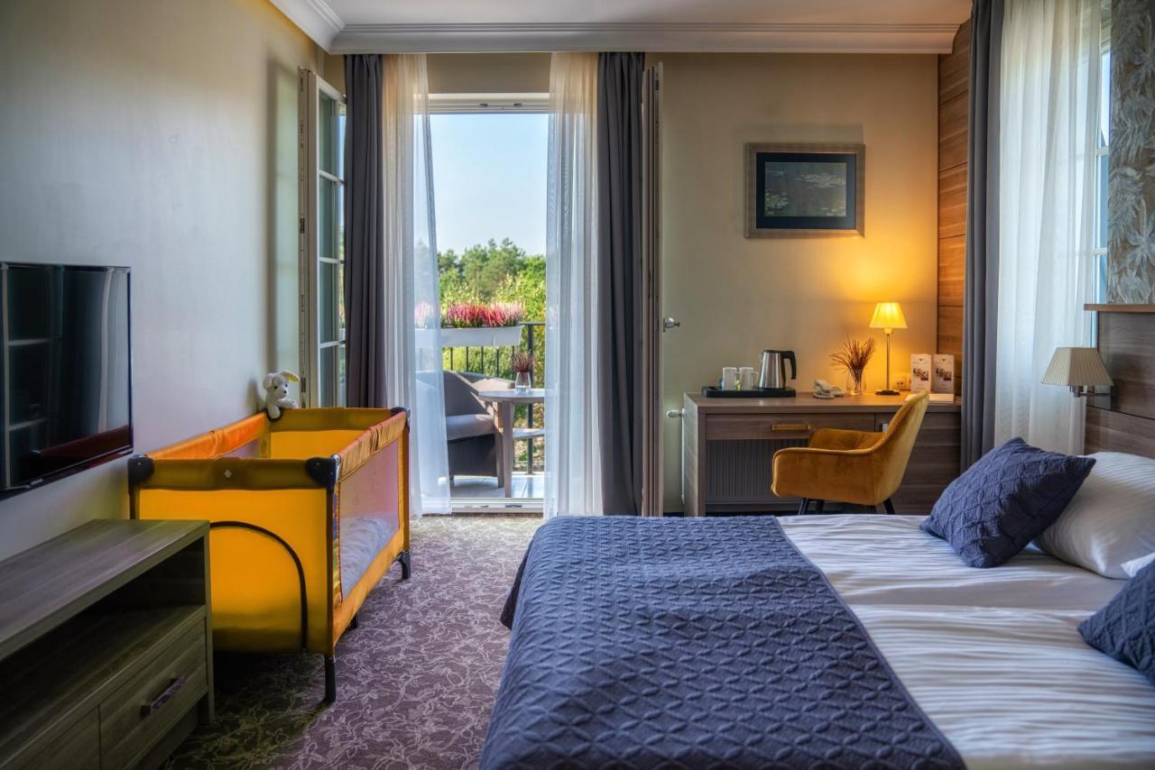 Korona Hotel Ostroleka  Buitenkant foto